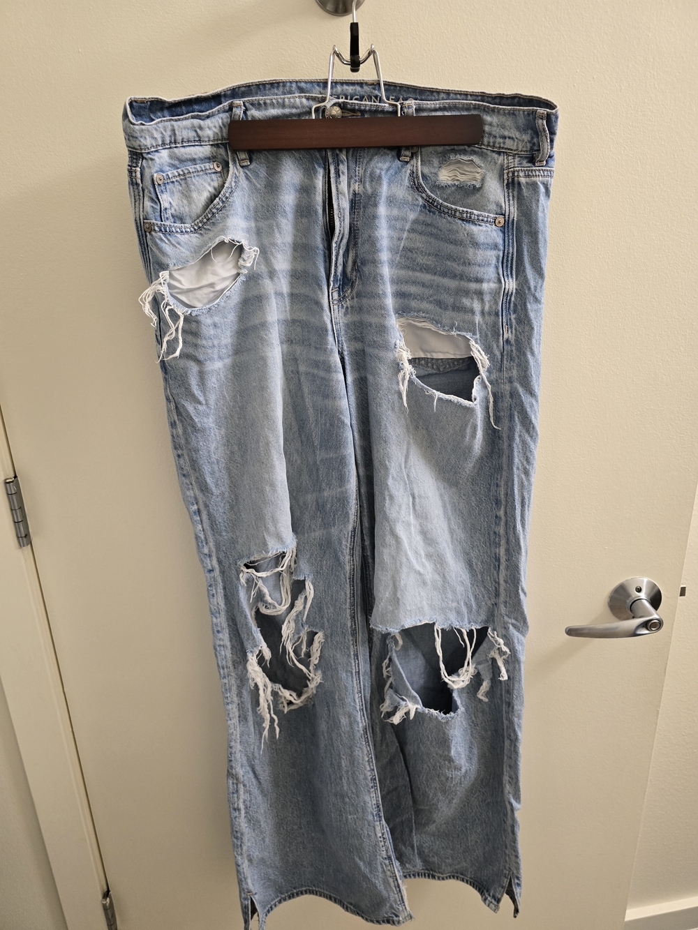 Light Blue Distressed Women’s Jeans - Casual Ripped Denim